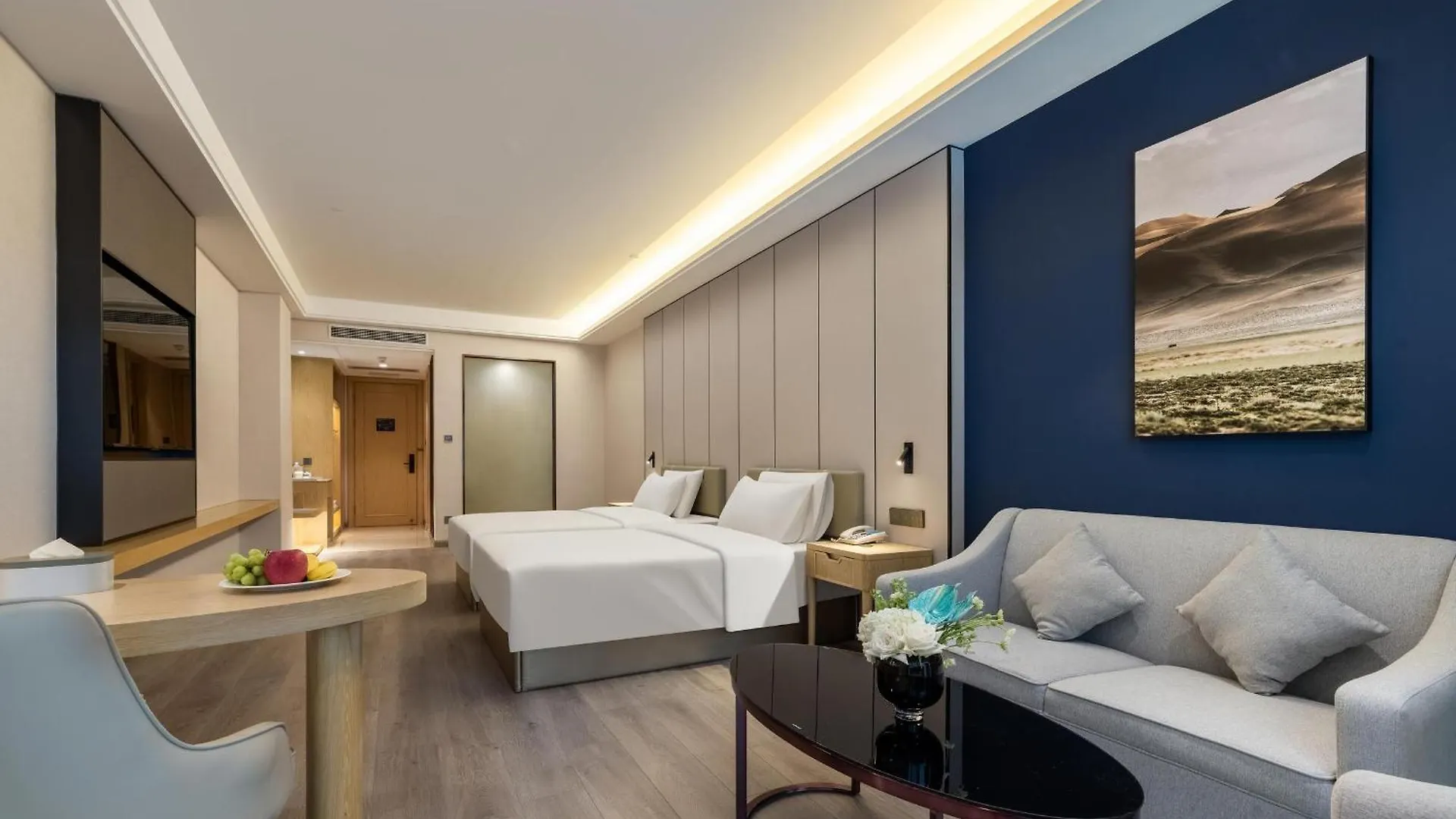 Atour X Hotel Shenzhen Baoan Airport Aviation City 4*,